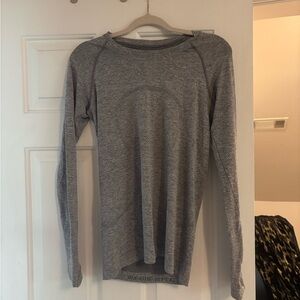 Lululemon Gray Long Sleeve Athletic Top